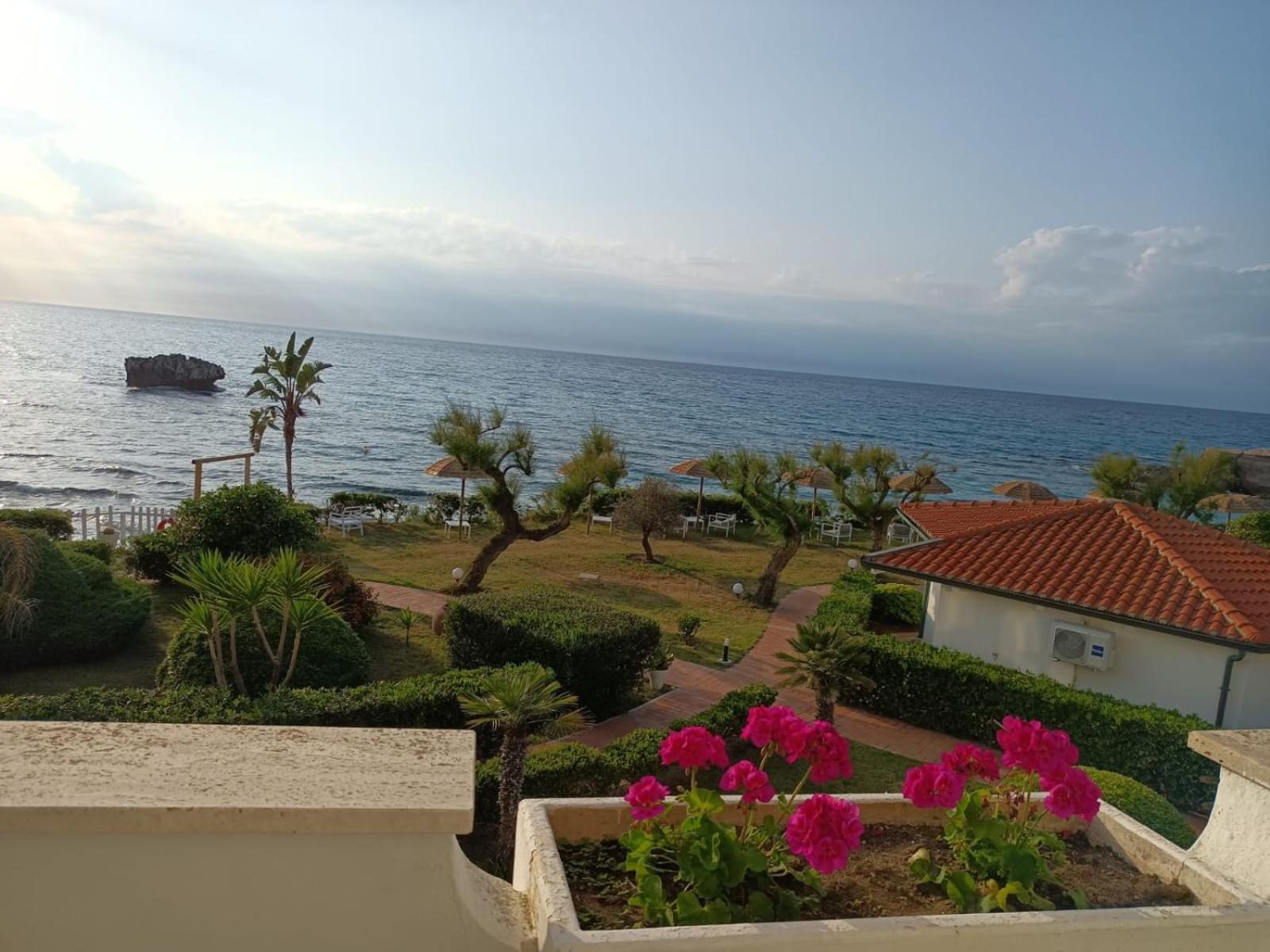Borgo Di Riaci Beach Resort Santa Domenica  Zewnętrze zdjęcie